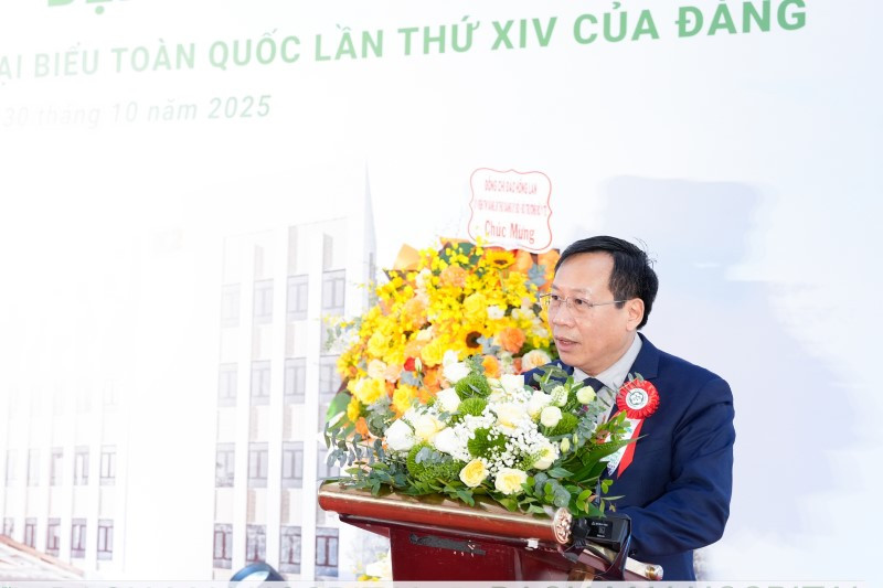 Thứ trưởng Bộ Y tế Lê Đức Luận phát biểu tại Lễ khởi công Khoa Khám bệnh - Bệnh viện Bạch Mai.