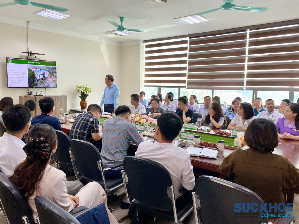 Ông Vương Trường Thái - Giám đốc TTYT Khu vực Thanh Ba đang giới thiệu về TTYT Khu vực Thanh Ba 