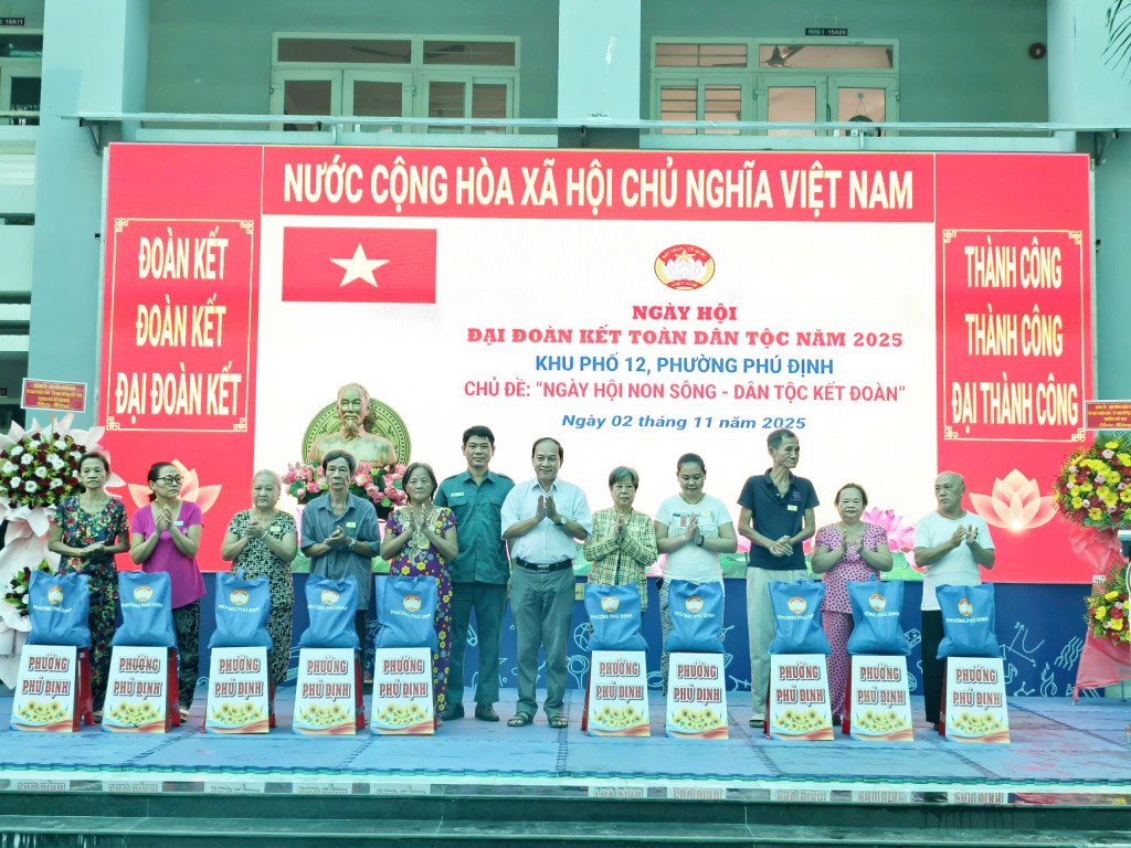 Các tập thể và cá nhân được nhận giải thưởng 
