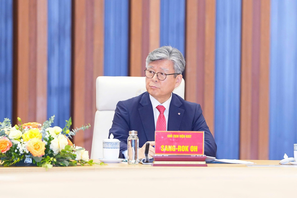 Ông Sang Rok Oh, Chủ tịch Viện Khoa học và Công nghệ Hàn Quốc (KIST) phát biểu tại Hội nghị hợp tác(Ảnh – CTT TP. Hải Phòng)