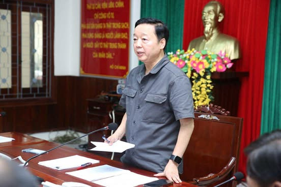Phó Thủ tướng giao các địa phương khẩn trương hỗ trợ xây nhà mới cho hộ dân bị sập nhà; trong đó, ưu tiên phục hồi chỗ ở cho gia đình chính sách, người neo đơn (Ảnh: VGP/Minh Khôi)