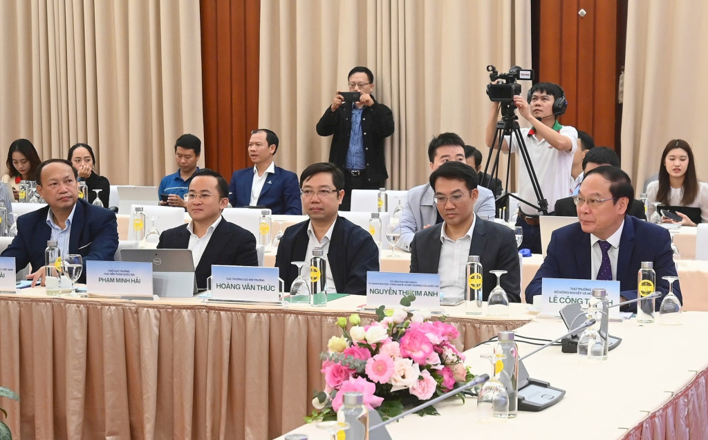 Các đại biểu tham dự Diễn đàn 