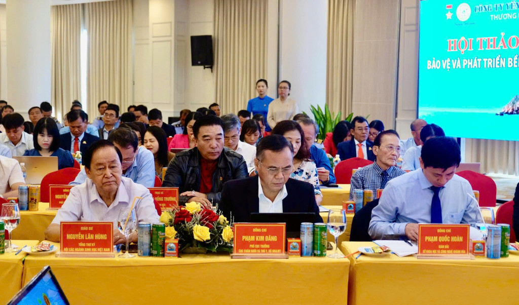 Đại diện Bộ Nông nghiệp và Môi trường cùng các nhà khoa học tham dự hội thảo (Ảnh: Thanh Huy)