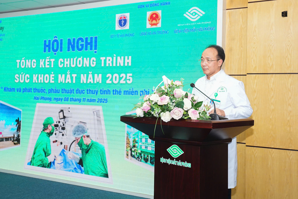 BSCKII Nguyễn Trọng Nghĩa - Phó Giám đốc Bệnh viện Mắt Hải Phòng phát biểu tại hội nghị(Ảnh – BV Mắt Hải Phòng)