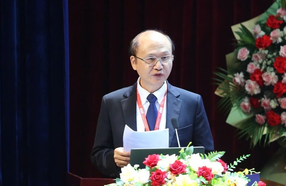 GS.TS Lê Quang Cường, Chủ tịch Hội Giáo dục y học Việt Nam phát biểu khai mạc Hội nghị (Ảnh: VGP/LS)