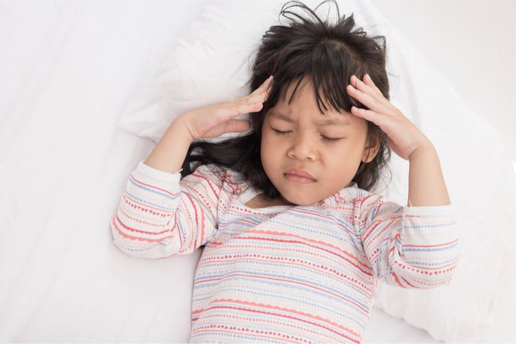 Phụ nữa và các bé gái có tỷ lệ mắc tình trạng này cao hơn nam giới cùng độ tuổi (Ảnh minh họa)