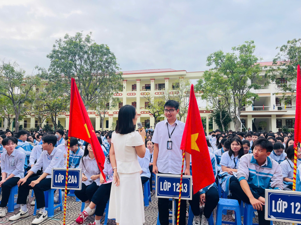 Chương trình có sự tham gia của hàng trăm học sinh