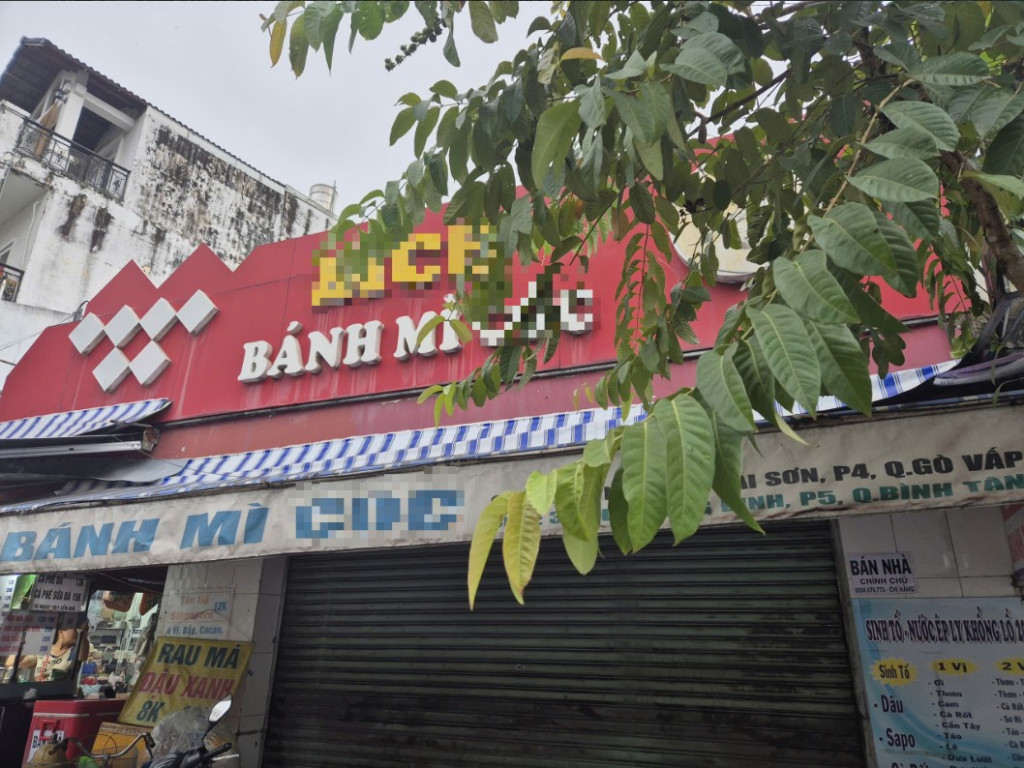 Số bệnh nhân nghi ngộ độc bánh mì tiếp tục tăng