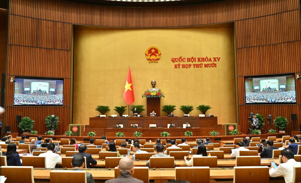 Phó Chủ tịch Quốc hội Nguyễn Thị Thanh điều hành phiên họp (Ảnh: Quang Khánh)