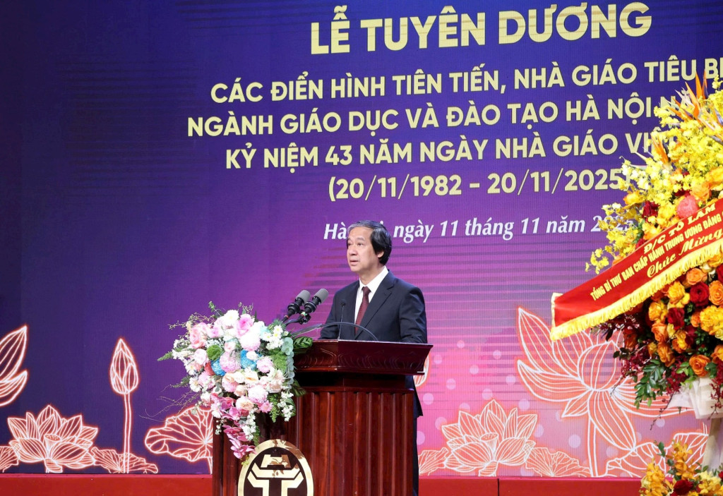 Bộ trưởng Bộ Giáo dục và Đào tạo Nguyễn Kim Sơn phát biểu tại buổi lễ