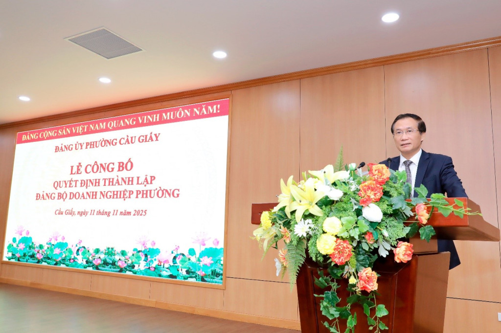 Đồng chí Phạm Ngọc Anh - Phó Bí thư Thường trực Đảng ủy phường phát biểu