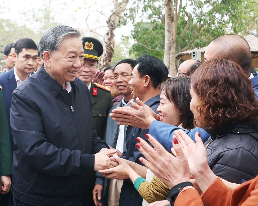 Tổng Bí thư Tô Lâm nêu rõ: Chưa bao giờ khối đại đoàn kết toàn dân tộc của chúng ta, bao gồm cả đồng bào trong nước và hơn 5 triệu người Việt Nam ở nước ngoài, lại được củng cố vững chắc như hiện nay (Ảnh: Báo Chính Phủ)
