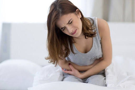 Các triệu chứng nhiễm giun dễ nhận biết qua đau bụng, tiêu chảy (Ảnh minh họa)