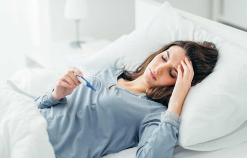 Sốt phát ban dễ bị nhầm lẫn với cảm cúm thông thường (Ảnh minh họa)