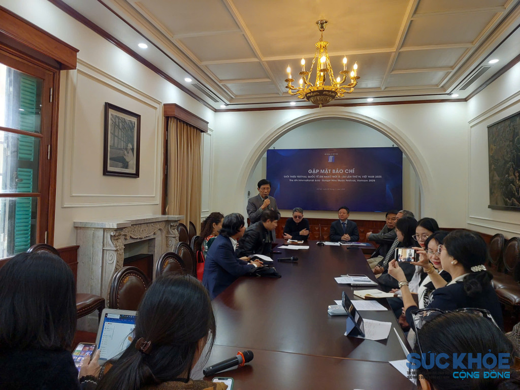 Quang cảnh buổi họp báo 