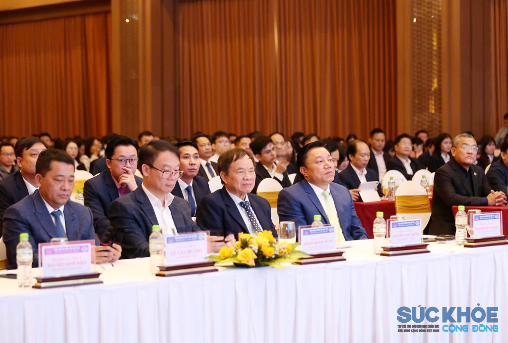 Các đại biểu dự hội nghị khoa học