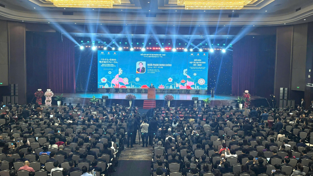 Không khí cởi mở trang trọng tại Diễn đàn ( Ảnh Minh Lam)