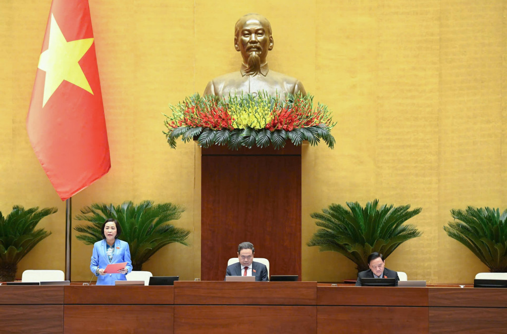 Phó Chủ tịch Quốc hội Nguyễn Thị Thanh điều hành phiên họp (Ảnh: Hồ Long)
