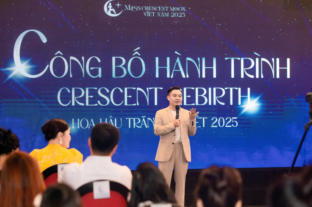 Trưởng Ban Tổ chức Hoa Hậu Trăng Khuyết - Nguyễn Đình Phúc trải lòng tại sự kiện