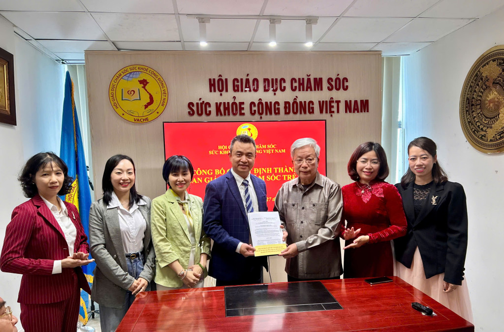 vache-thanh-lap-ban-giao-duc-cham-soc-tre-em-va-ban-giao-duc-cham-soc-suc-khoe-phu-nu-5