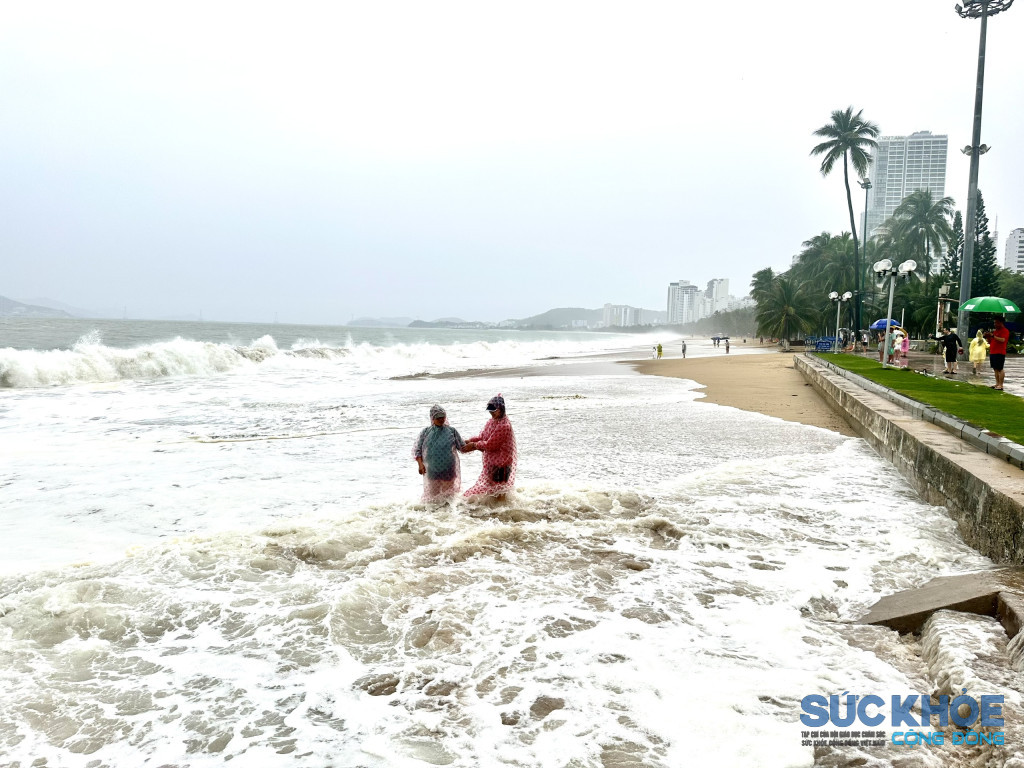 Hình ảnh minh họa  trước cơn bão số 15 (Ảnh: Thanh Huy)