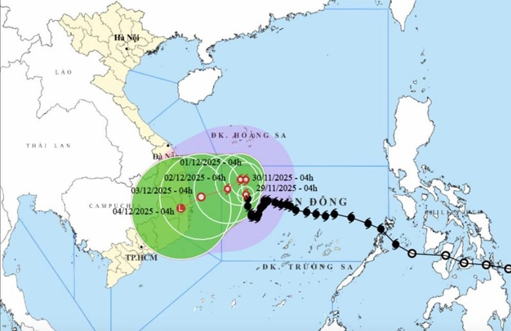 Bản đồ dự báo đường đi, khu vực ảnh hưởng của bão số 15 Koto. (Ảnh: NCHMF)