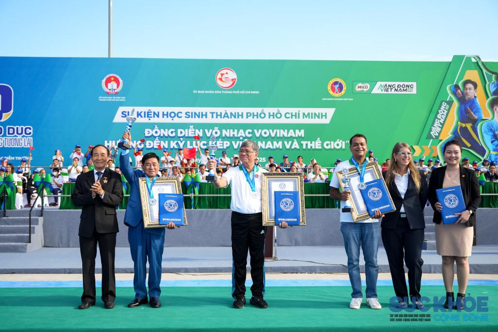 Đồng diễn Vovinam 60.000 học sinh chính thức xác lập kỷ lục kép Việt Nam và thế giới