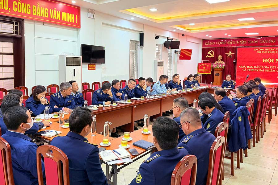 Toàn cảnh Hội nghị đánh giá kết quả công tác tháng 11.2025 của Chi Cục QLTT Hà Nội. Ảnh: Chi Cục QLTT H