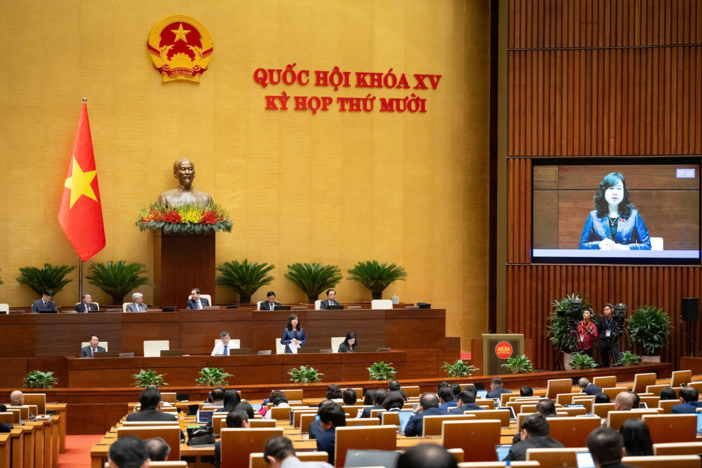 Quốc hội thảo luận ở hội trường về Dự thảo Nghị quyết của Quốc hội về một số cơ chế, chính sách đột phá cho công tác bảo vệ, chăm sóc và nâng cao sức khỏe nhân dân
