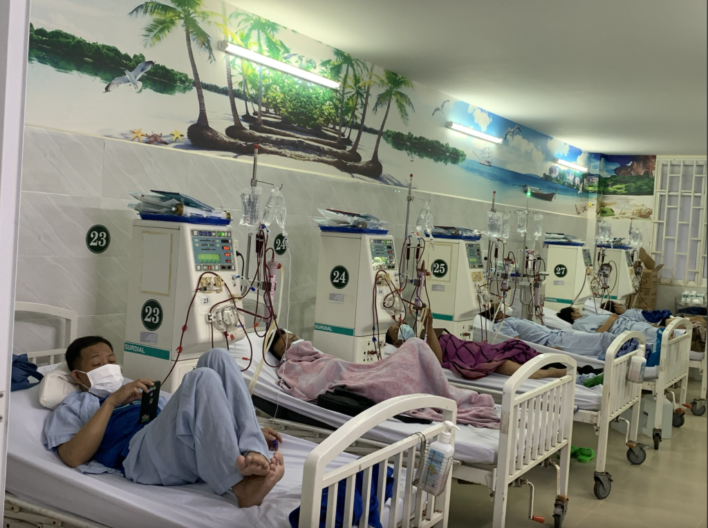 Một số bệnh viện ở TP.HCM quá tải bệnh nhân chạy thận (Ảnh: K.V)