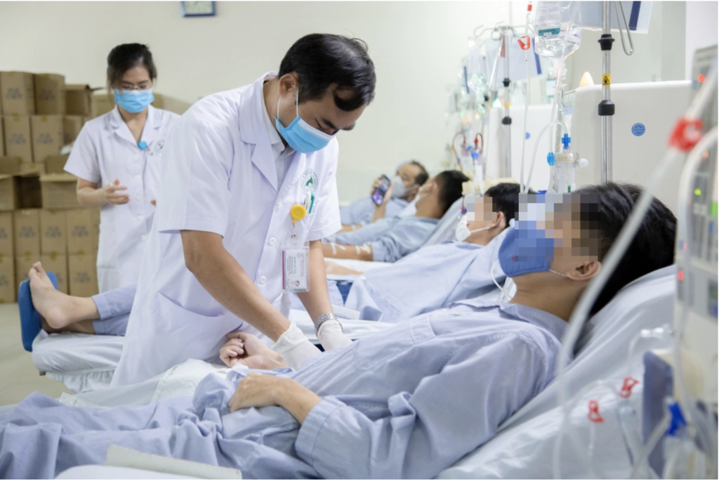 Bệnh nhân suy thận mạn lọc máu tại Bệnh viện Đa khoa Đức Giang (Ảnh: BVCC)