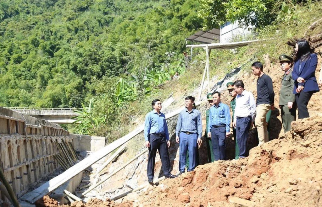 Chủ tịch UBND tỉnh Thanh Hóa kiểm tra khắc phục sạt lở, thăm khu tái định cư vùng cao Mường Lát