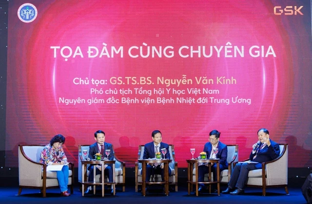 Các chuyên gia phát biểu, chia sẻ kinh nghiệm tại Toạ đàm (Ảnh: BTC)