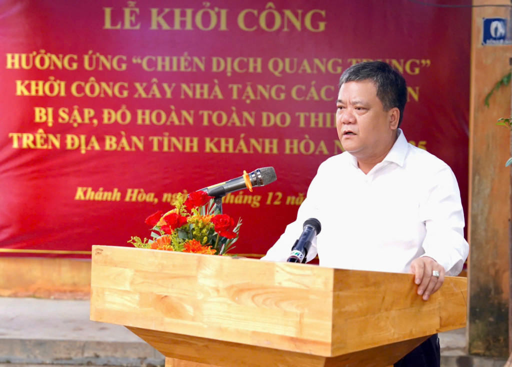 Chủ tịch UBND tỉnh Khánh Hòa phát biểu tại lễ khởi công (Ảnh: Đình Lâm)