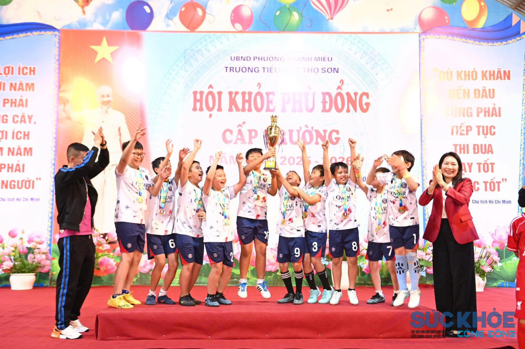 Đội đoạt vô địch ( ảnh PV)