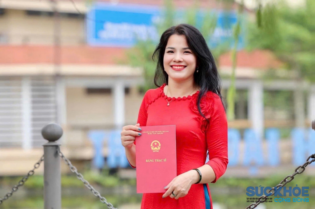 cô giáo Đặng Thị Lan – Thạc sĩ, giáo viên môn Tiếng Anh ( ảnh: PV)
