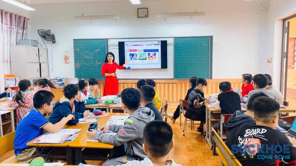 Giờ học của cô và trò (ảnh: PV)