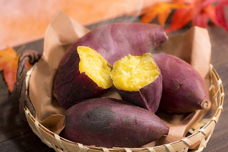 Nên ăn khoai vào buổi sáng hoặc trưa (Ảnh minh họa)