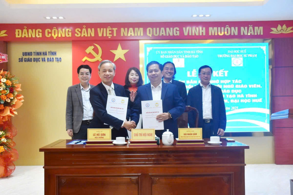 Trường Đại học Sư phạm, Đại học Huế ký kết hợp tác với Sở Giáo dục và Đào tạo Hà Tĩnh
