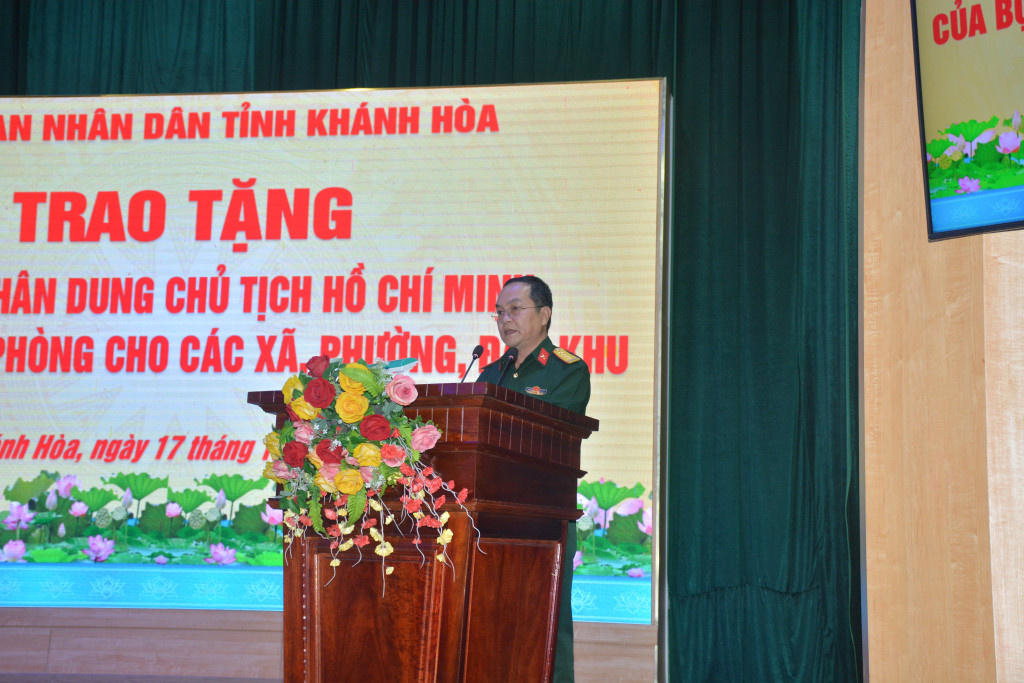 Đại tá Võ Văn Viên, Phó Chính ủy Bộ Chỉ huy Quân sự tỉnh Khánh Hòa phát biểu tại buổi lễ (Ảnh: Thanh Huy)
