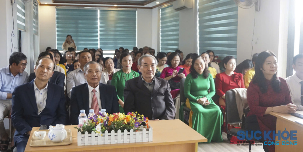 Lãnh đạo Hội và khách mời tham dự Lễ ra mắt