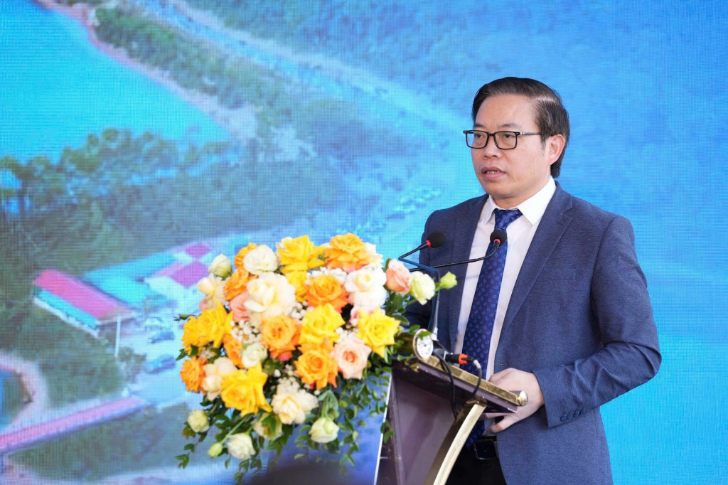 Giáo sư, Tiến sĩ, Bác sĩ Trần Trung Dũng - Tổng Giám đốc Hệ thống Y tế Vinmec phát biểu tại buổi lễ ( Ảnh Thu Hoà)