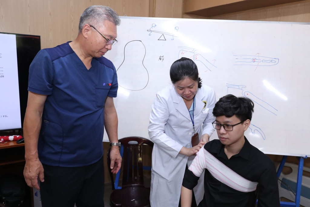 Viện Y dược học dân tộc TP Hồ Chí Minh là cơ sở y tế đầu tiên tại Việt Nam được đào tạo và chuyển giao kỹ thuật Judo trị liệu từ Nhật Bản