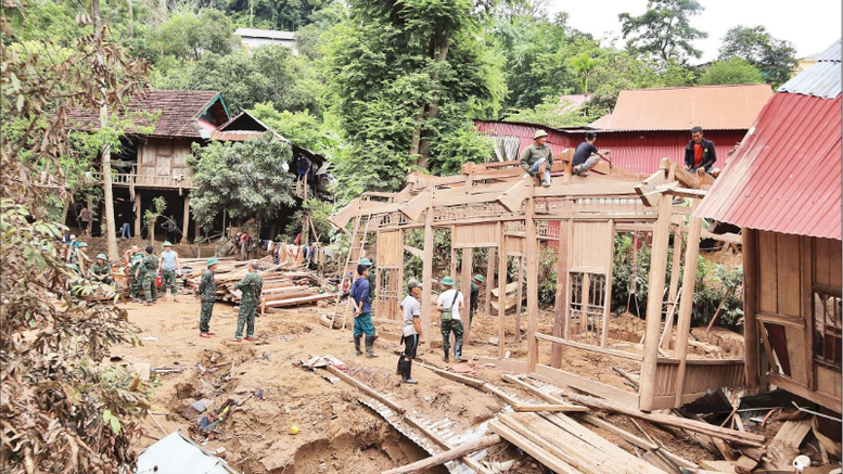 Đến ngày 21/12/2025 đã hoàn thành sửa chữa trên 33.200 căn nhà bị hư hại, hoàn thành xây dựng lại 480 căn nhà bị sập, đổ, lũ cuốn trôi (Ảnh: VGP)