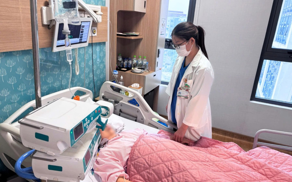 Bệnh nhân C được điều trị hồi sức tích cực tại khoa ICU 