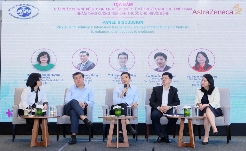 Các chuyên gia chia sẻ kinh nghiệm tại Toạ đàm (Ảnh: BTC)
