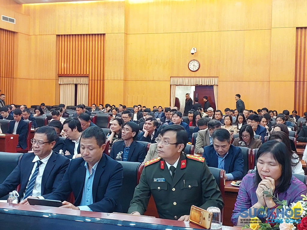 Các đại biểu tham dự buổi lễ (Ảnh: PV)