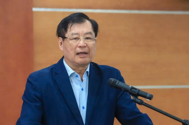 Đồng chí Trần Công Phàn - Phó Bí thư Đảng ủy, Phó Chủ tịch Thường trực Hội Luật gia Việt Nam phát biểu tại Lễ trao giải