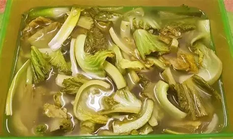 Ăn dưa bảo quản không đúng cách có thể gây ngộ độc (Ảnh minh họa)