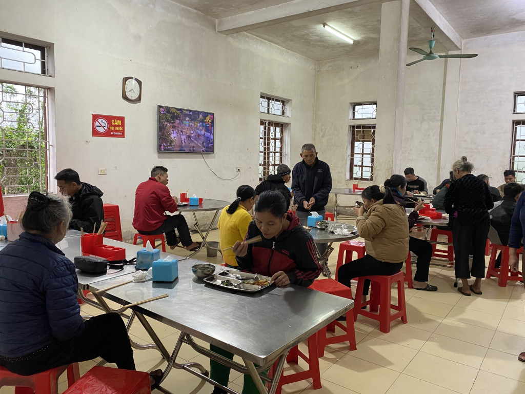 Chăm lo bữa ăn, giấc ngủ cho bệnh nhân
